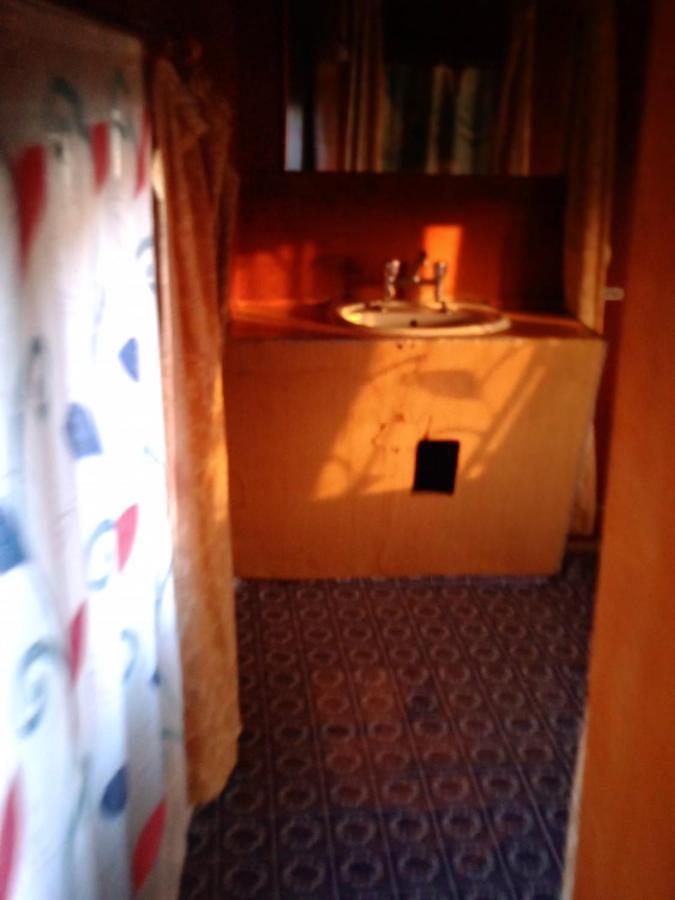Houseboat Young Wild Rose Srīnagar 外观 照片